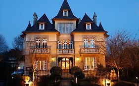 Le Castel Guesthouse